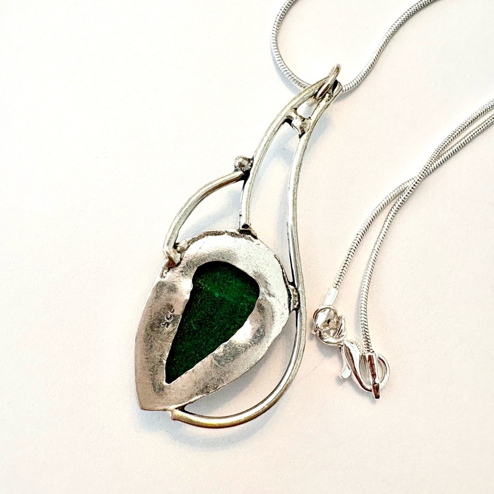 2 inch. 925 marked, Malachite pendant on a silver chain. - Picture 4 of 6